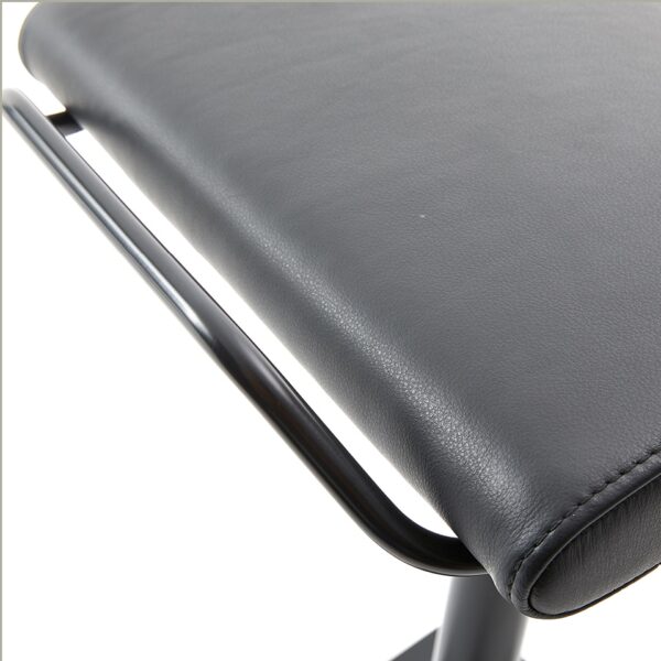 bild eines stehhocker sitz stehhilfe lento sella activa mit details und darstellung des materiales