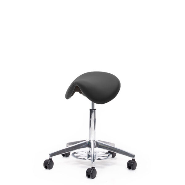 Bild vom Sattelhocker mit Fußauslösung von lento, Bezug ist Kunstleder, Sitzhöhenverstellung ist stufenlos, mittels Fußauslösung u. Wippfunktion nach vorn und hinten stufenlos