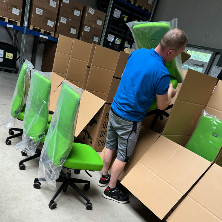 lento Bürostühle komplett montiert im Karton